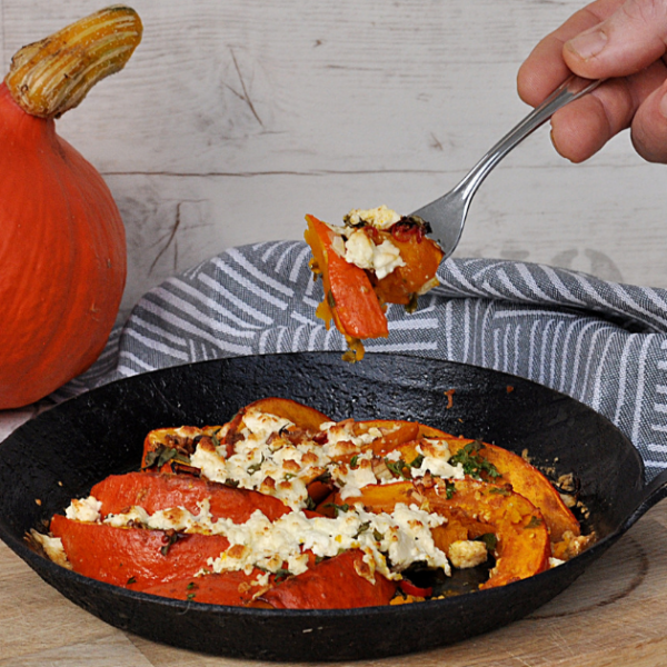 schnell & lecker: überbackener Kürbis mit Feta