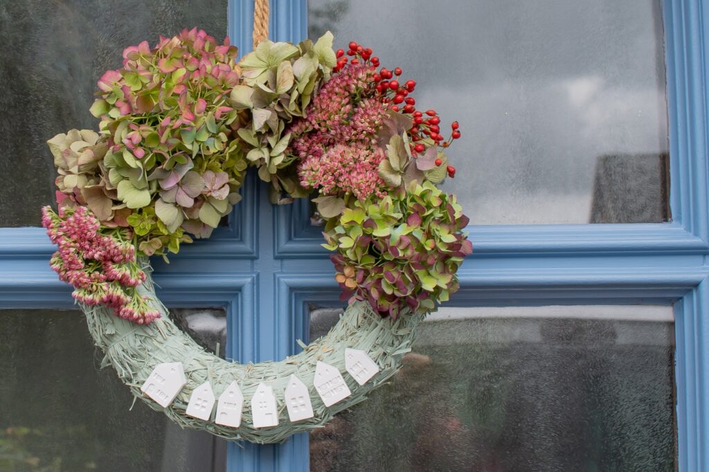 herbstdeko diy kranz mit hortensien und giessmasse raysin keraflott